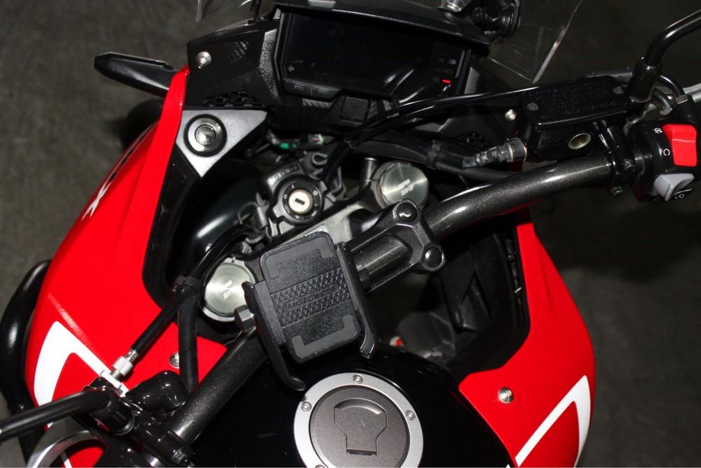 Honda CB500X de 2023 com 16.000km - Pack com Extras