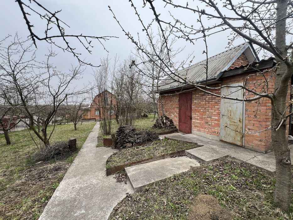 Продається дачний будинок, 10 км від міста