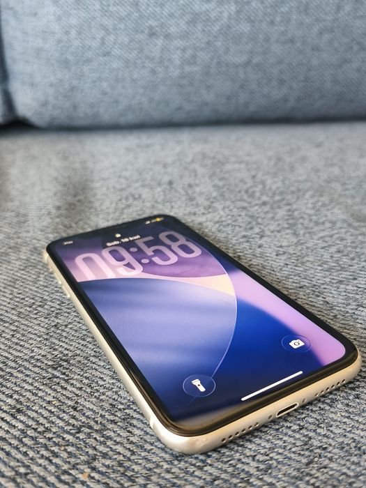Iphone 11   Bardzo dobry stan
