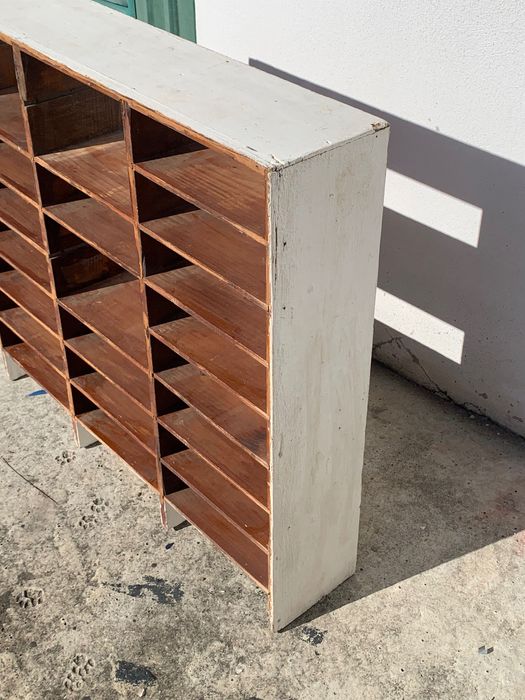 Arrumação tipo cacifo/ escaninho