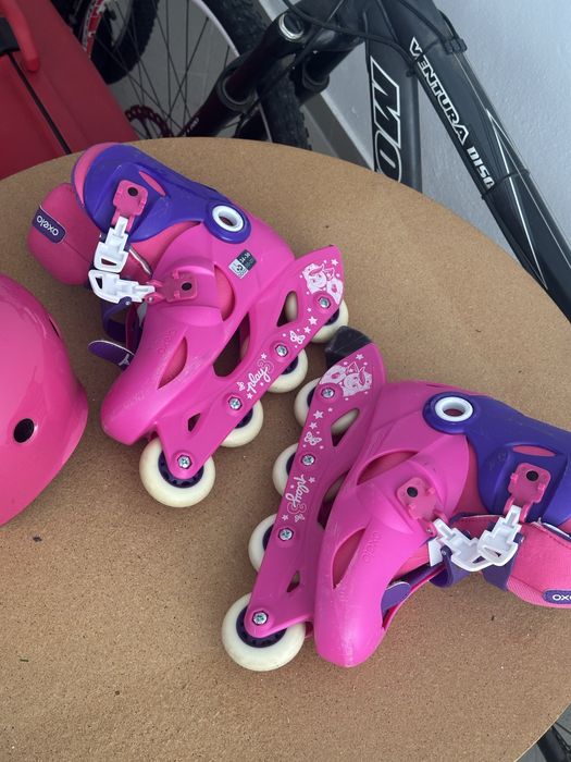 Patins Oxelo Play 3 rosa e roxo ajustáveis 34–36 + capacete rosa