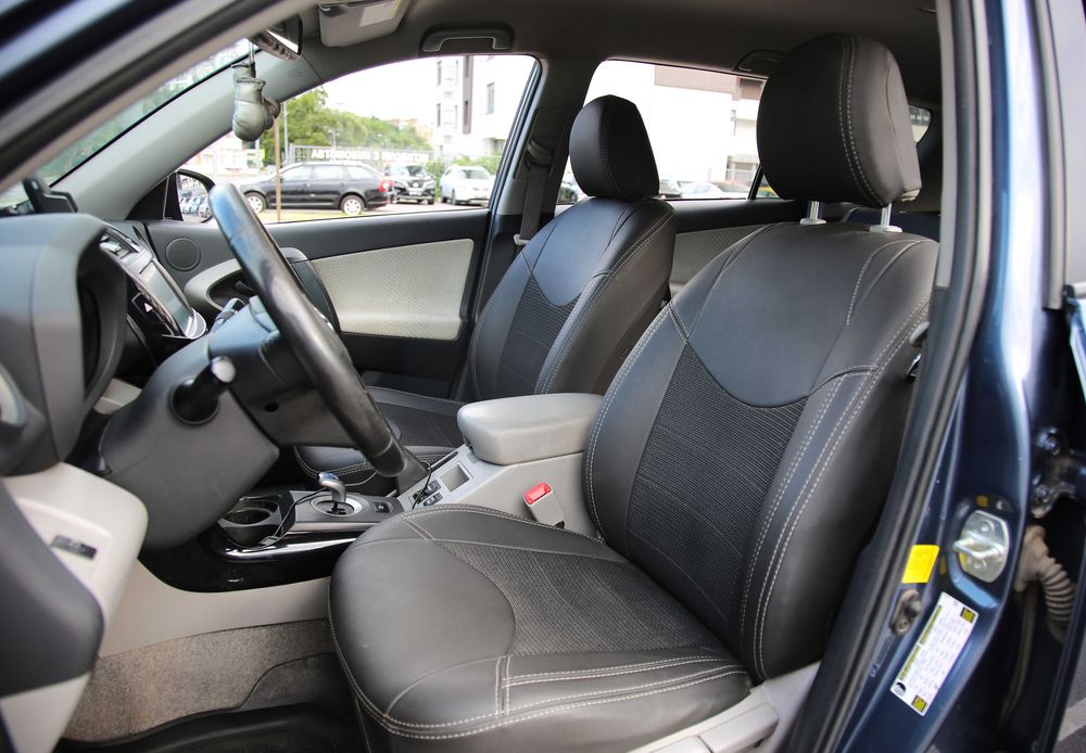 Продам Toyota RAV 4 EV
