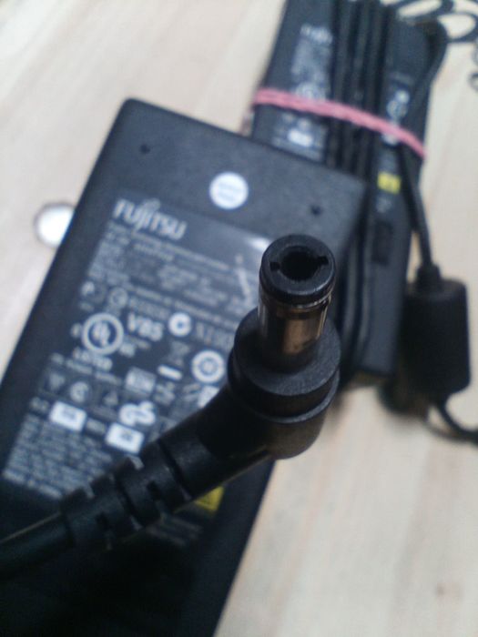 Електрошрот Fujitsu Asus  Lenovo 5.5*2.5 90w 20V 4.5A блок живлення