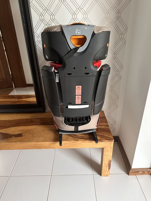 Fotelik samochodowy Oasys 2-3 FixPlus Evo 15-36kg Chicco