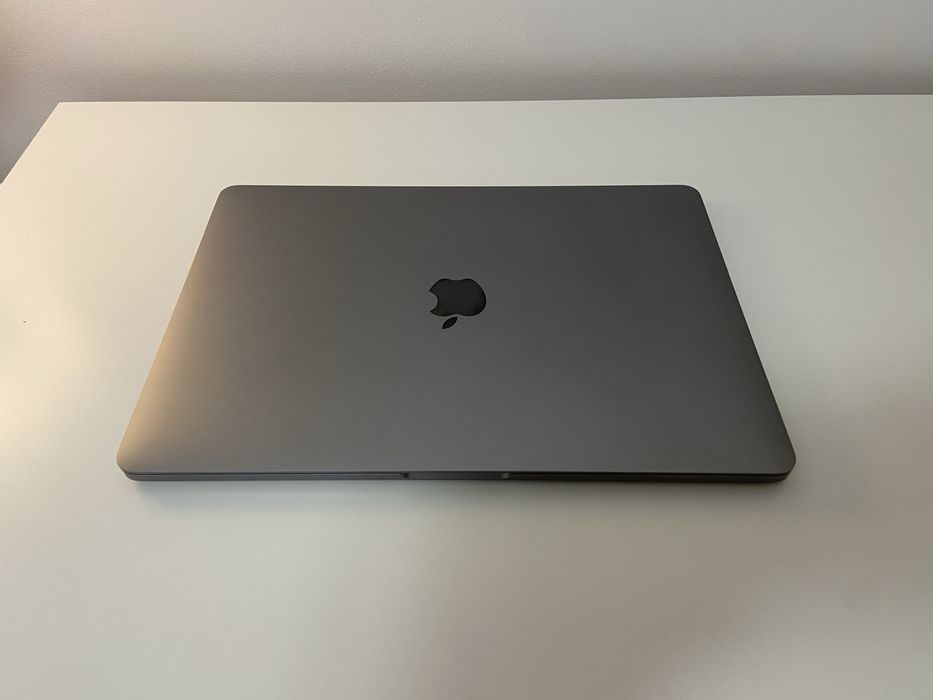 Macbook Pro 2017 13” 8GB 250GB