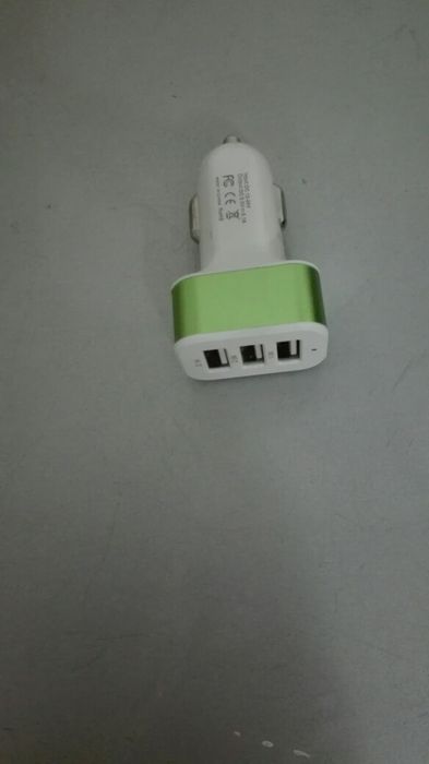 Carregador de Isqueiro USB 3 portas