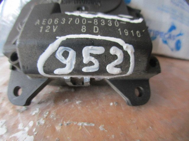 Motor da comporta da sofagem TOYOTA RAV4 II (_A2_)