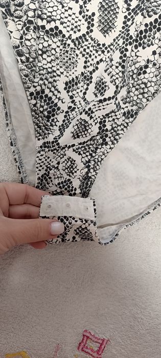 Body branco e preto tamanho S. Usado uma vez.