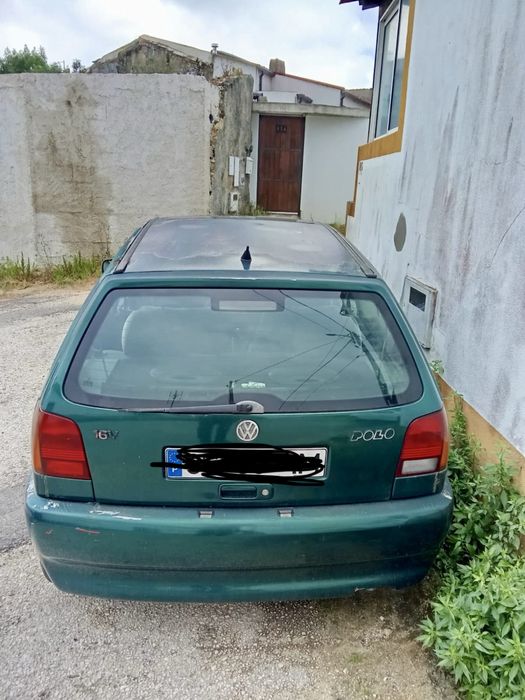 Polo ano 98 , carro com detalhes na pintura .
