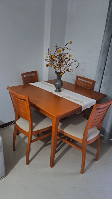Mesa cerejeira sala jantar e 6 cadeiras