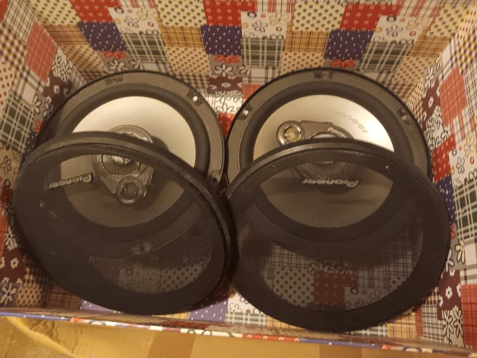Colunas pionner para carro