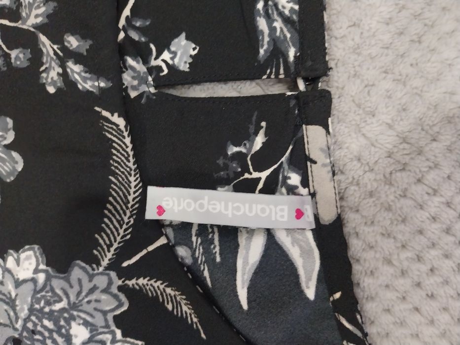 Vestido florido. Tecido ligeiro