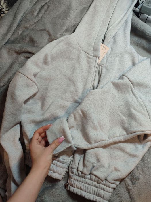 Одяг , сукні , худі , костюм теплий, штани , пальто , жіночий одяг