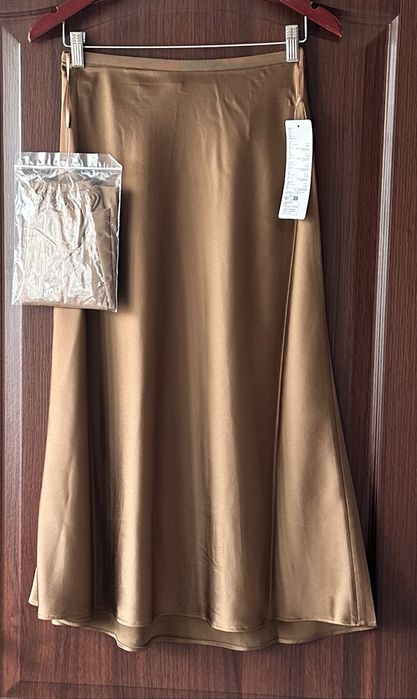 Продам сатиновую юбку  Uniqlo