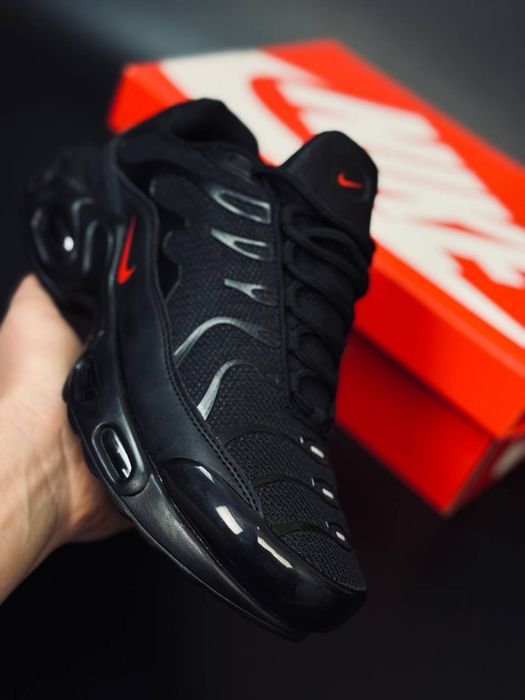 Чёрные красовки мужские / Стильные черные мужские Nike Air max Tn 95 Black / найк аир мах тн 95 / найки теен осень !