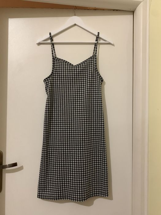 Sprzedam sukienkę dla dziewczynki