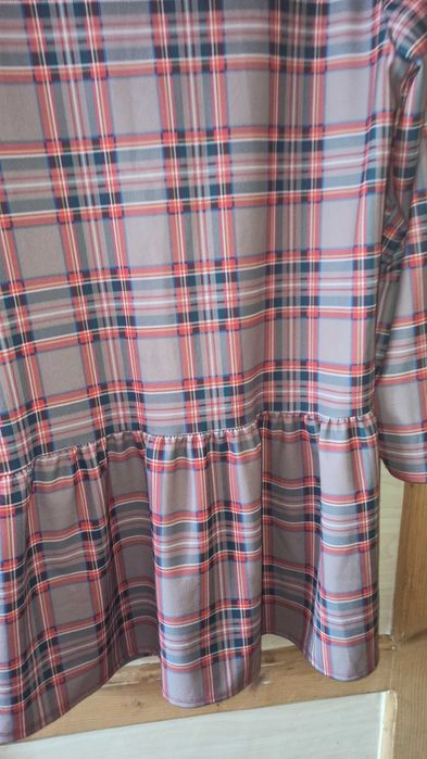 Piękna sukieneczka rozmiar 46