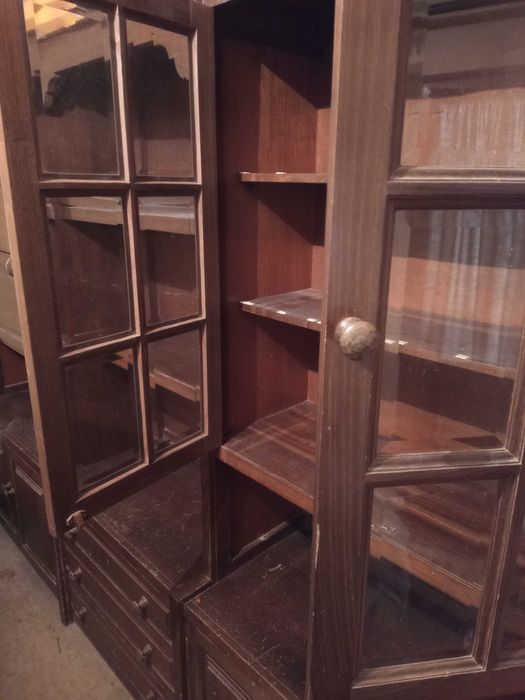 Móvel de Sala em Madeira Maciça