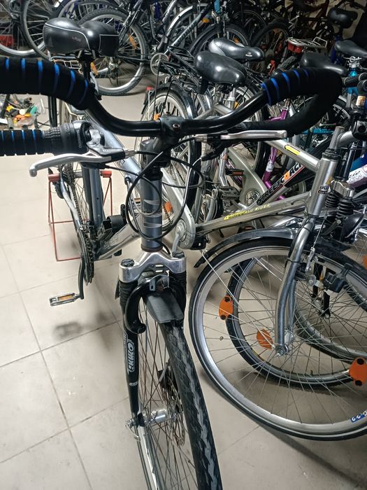 Велосипед на скоростях 28 колесо городской strato