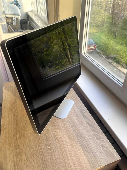 Apple Cinema Display 24 A1267