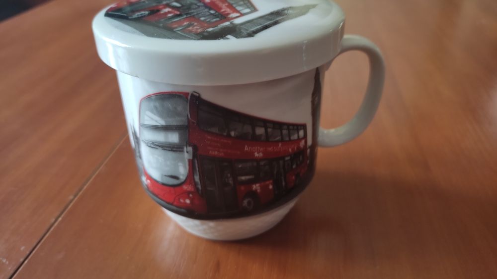 Заварочная кружка с крышкой.