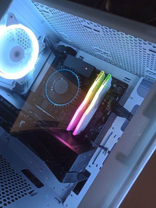 Memória RAM Team Group Delta White RGB DDR4 3200