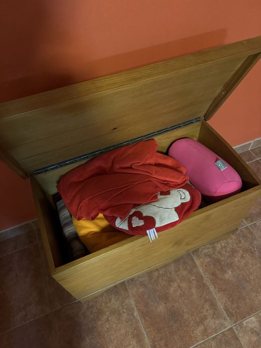 Báu para guardar roupas