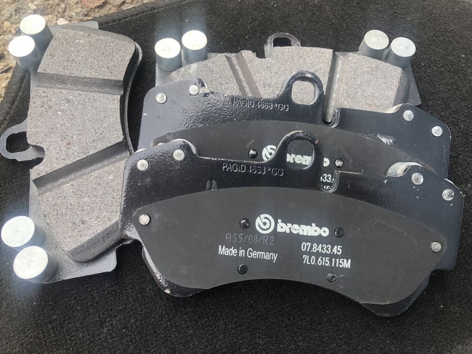 Новые передние колодки VW Touareg 7L0698161H