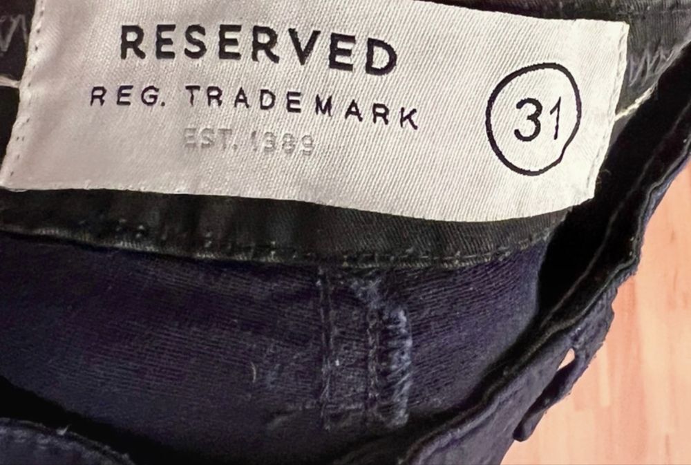 Spodnie chino Reserved