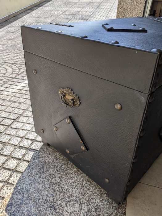 Vintage leather trunk426579113563269121