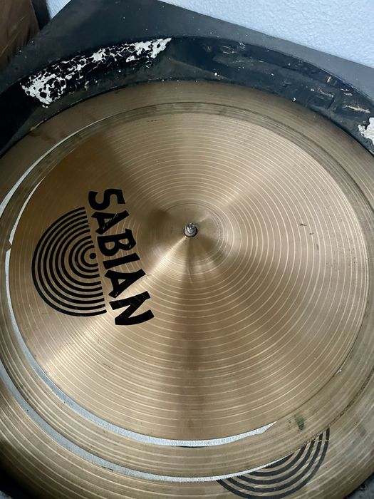 Bateria Ludwig completa com pratos Sabian e Paiste