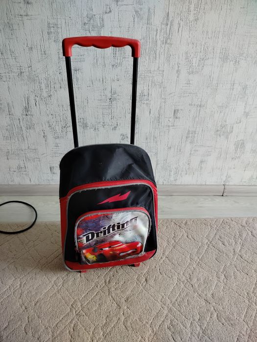 Продам чемодан для мальчика