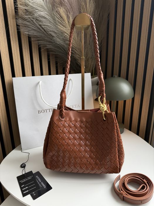 Сумка Bottega Veneta Intrecciato Shoulder Bag
