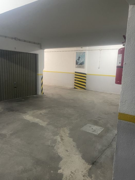Garagem 13m2 com wc