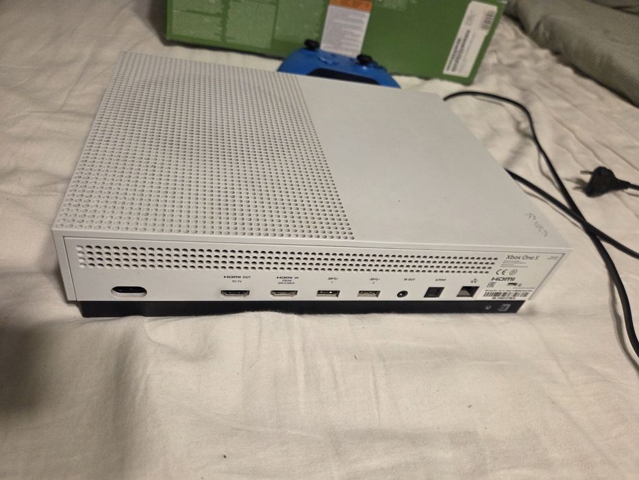 Xbox One S 500gb + gry i pad