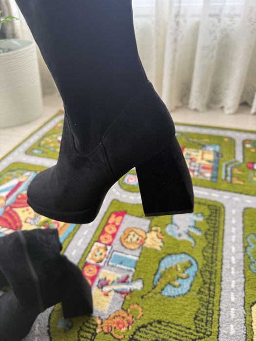 Чоботи весна 37 розмір 400 грн