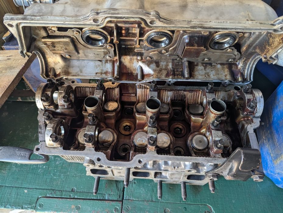 Головка блока цилиндров  мотор 3vz-fe Toyota Camry xv10 3.0 без распредвала