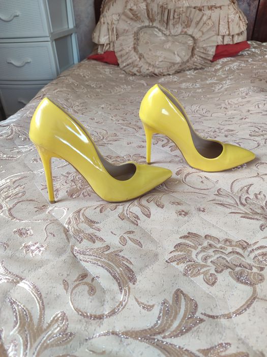 Жовті туфельки 35 розмір