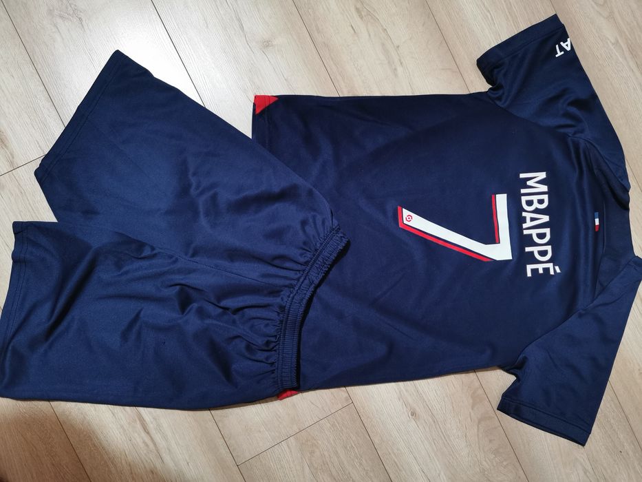 Strój piłkarski koszulka spodenki 158 Paris Saint German 7 Mbappe nike