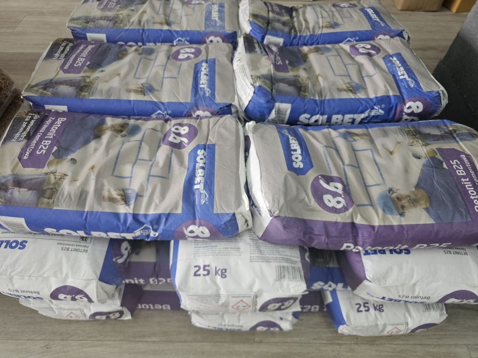 Zaprawa cementowa B25 SOLBET worek 25 kg 18 zl