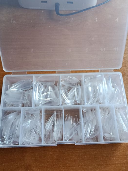 Типсы и верхние формы для ногтей