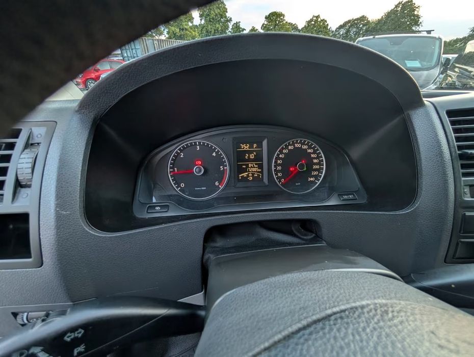 Volkswagen T5...