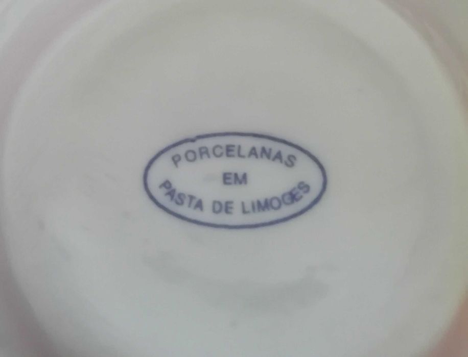 Chávena em porcelana pasta de Limoges – Miniatura de coleção