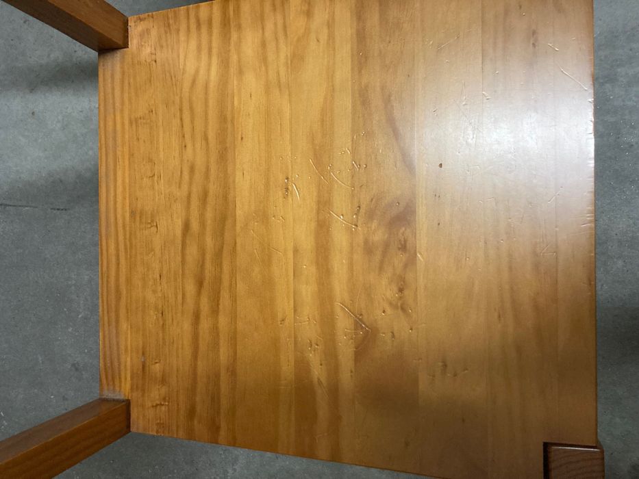 Cadeira em pinho (UMA)