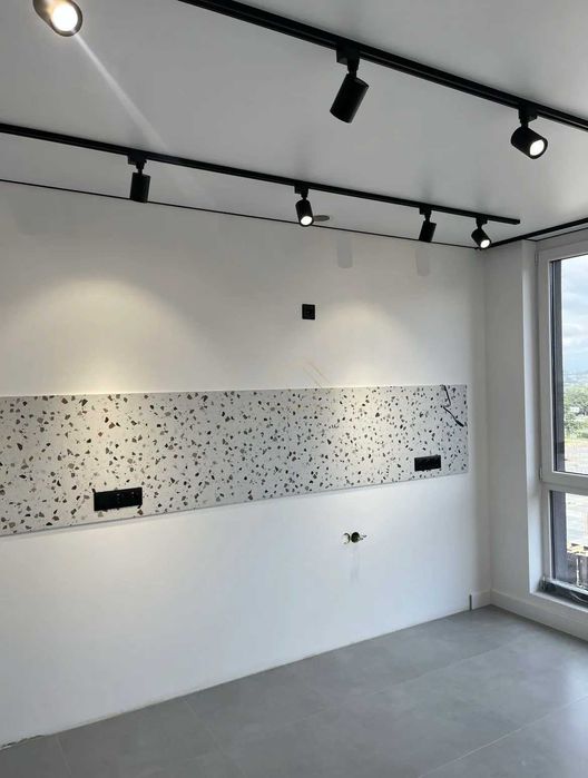 Продам дизайнерську квартиру студію однокімнатна, озеро!