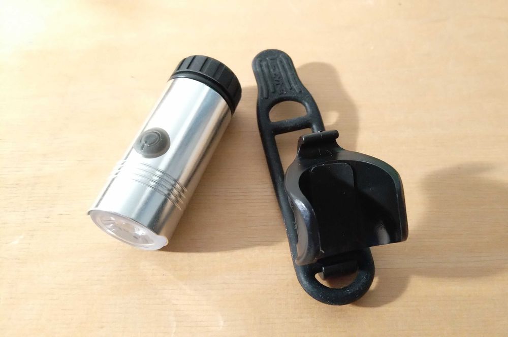 super lampka rowerowa Lezyne Hecto Drive Front (USB)