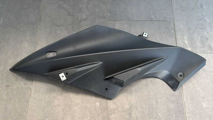 Owiewka Osłona Boczna Boczek Lewy Yamaha YZF R125. 2008-20 [1.2]