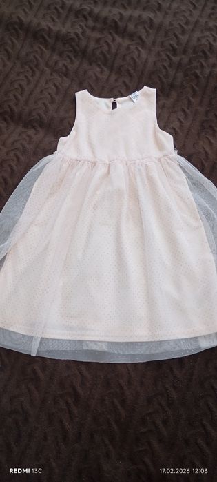Сукні для дівчинки.