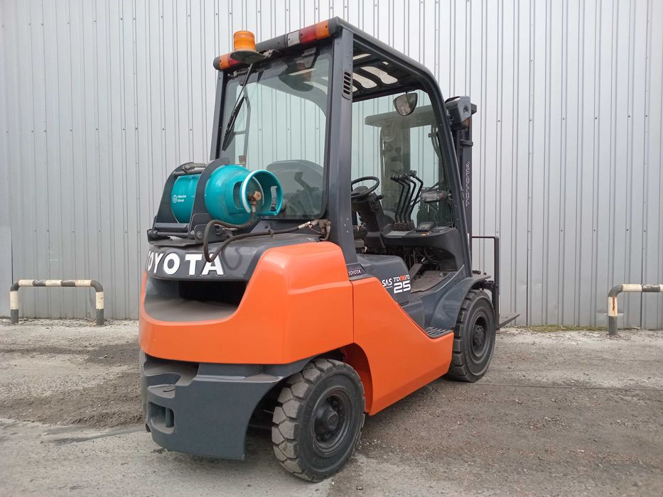 Навантажувач бу TOYOTA 2.5 т , ГАЗ, подъём 4,3м , 2020г.