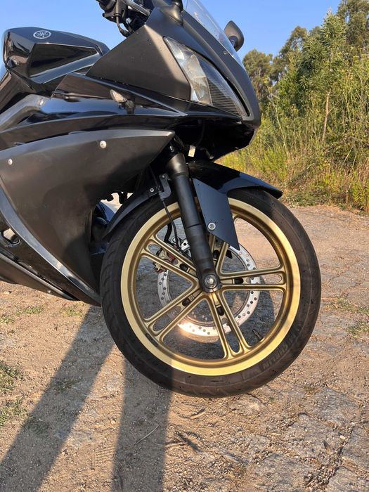 Yamaha YZF - R125 2012